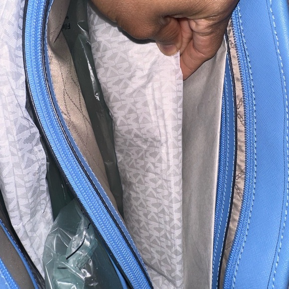 Jet Set Travel Leather Tote - Michael Kors - Picture 7 of 9